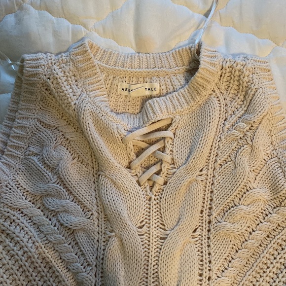 Aeropostale Sweater - Picture 2 of 4